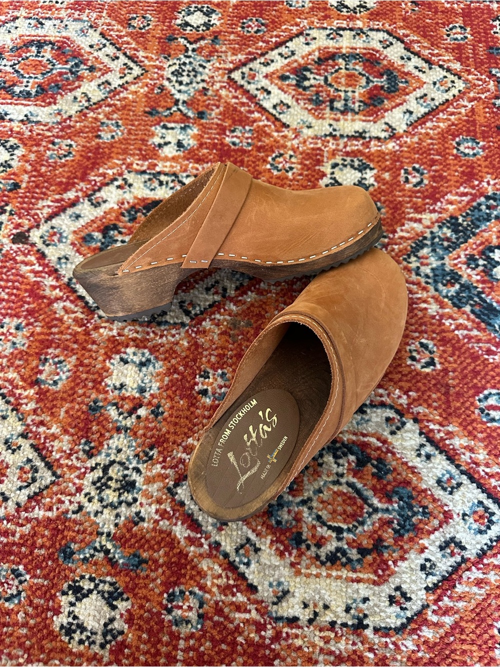 Leather clogs